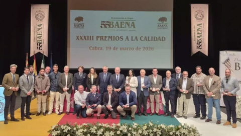 Foto de familia en los XXXIII Premios a la Calidad de la DO Baena.