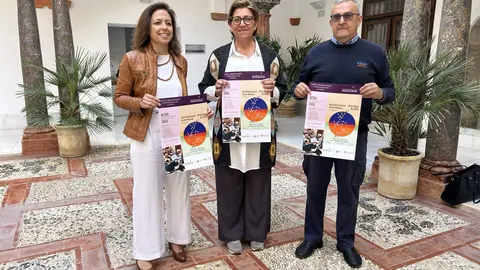 Mamen Galindo, Charo Valverde y Daniel Botella durante la presentaci&oacute;n de este paquete de actividades en torno al D&iacute;a Internacional de los Museos.
