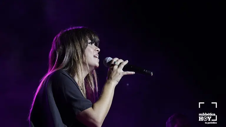 La Gira Munay de Vanesa Mart&iacute;n llena el Auditorio de Cabra (7)