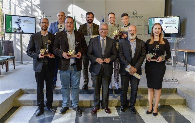 PREMIOS PELIGROSAMENTE