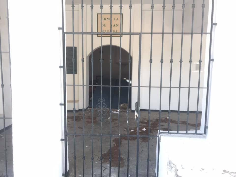 Destrozos ermita San Miguel Priego 3