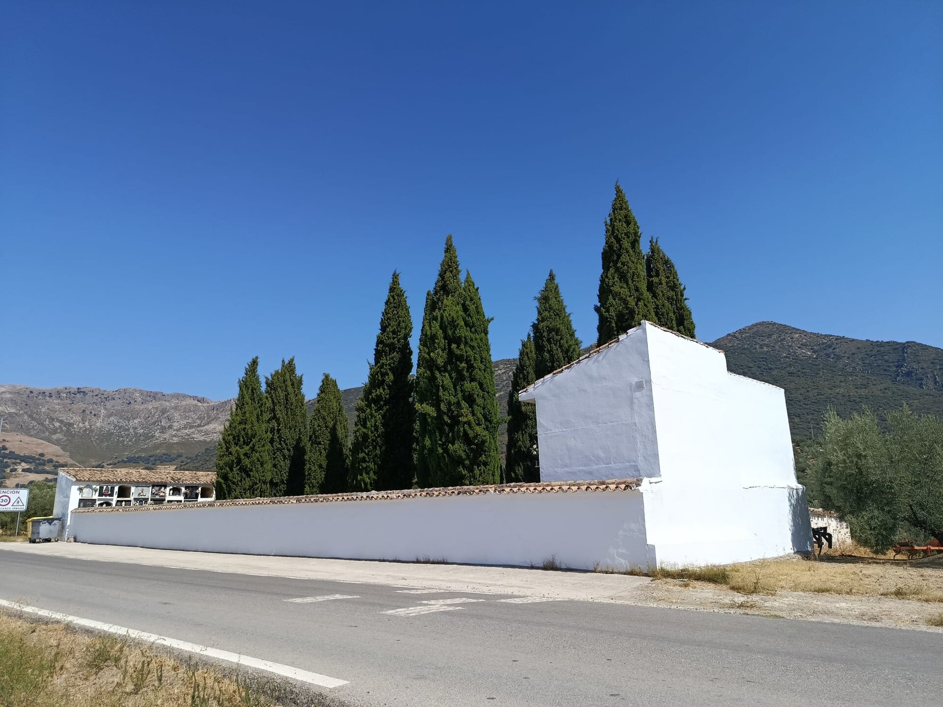 CEMENTERIO LAGUNILLAS