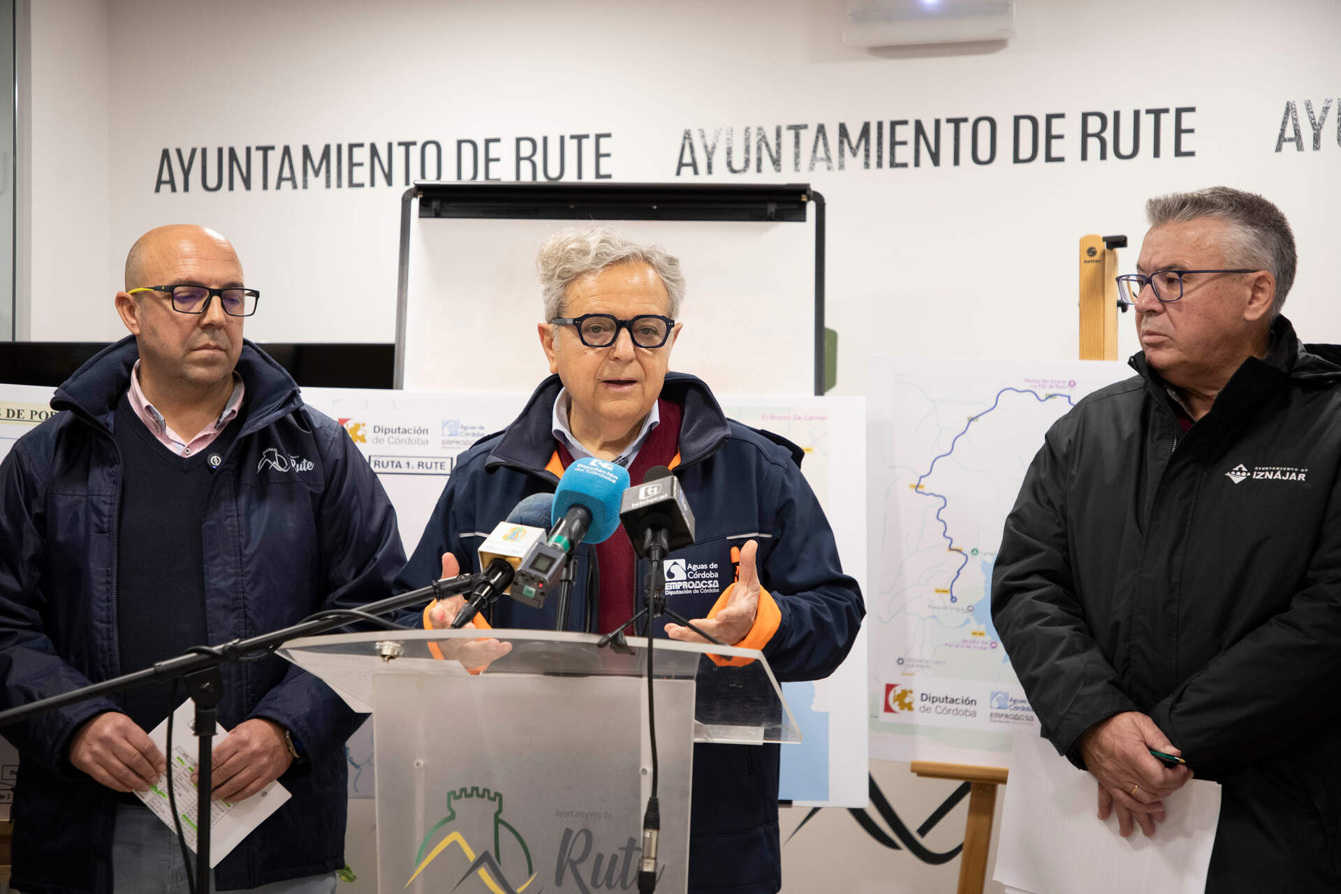 El alcalde de Rute, David Ruiz; el presidente de la Diputación Cordoba, Salvador Fuentes y el alcalde de Iznájar, Lope Ruiz.