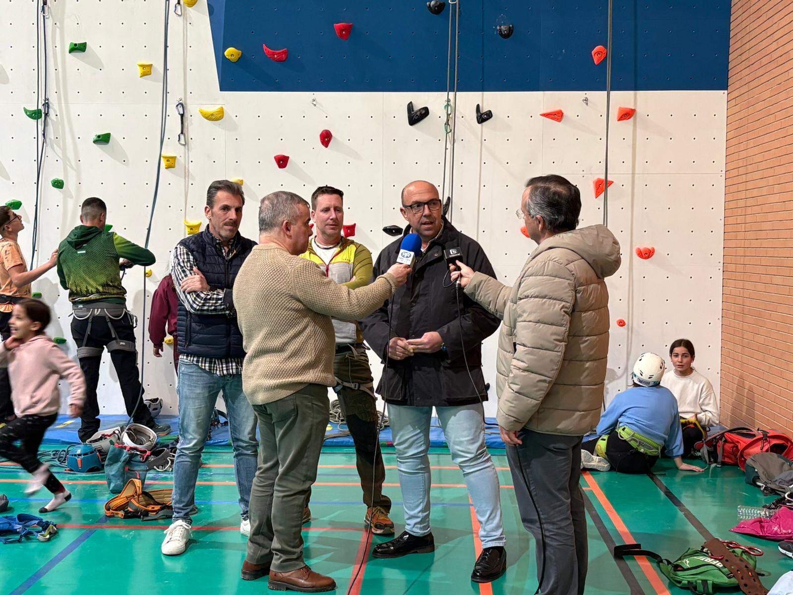 Inauguración del nuevo rocódromo en el Pabellón de Deportes.