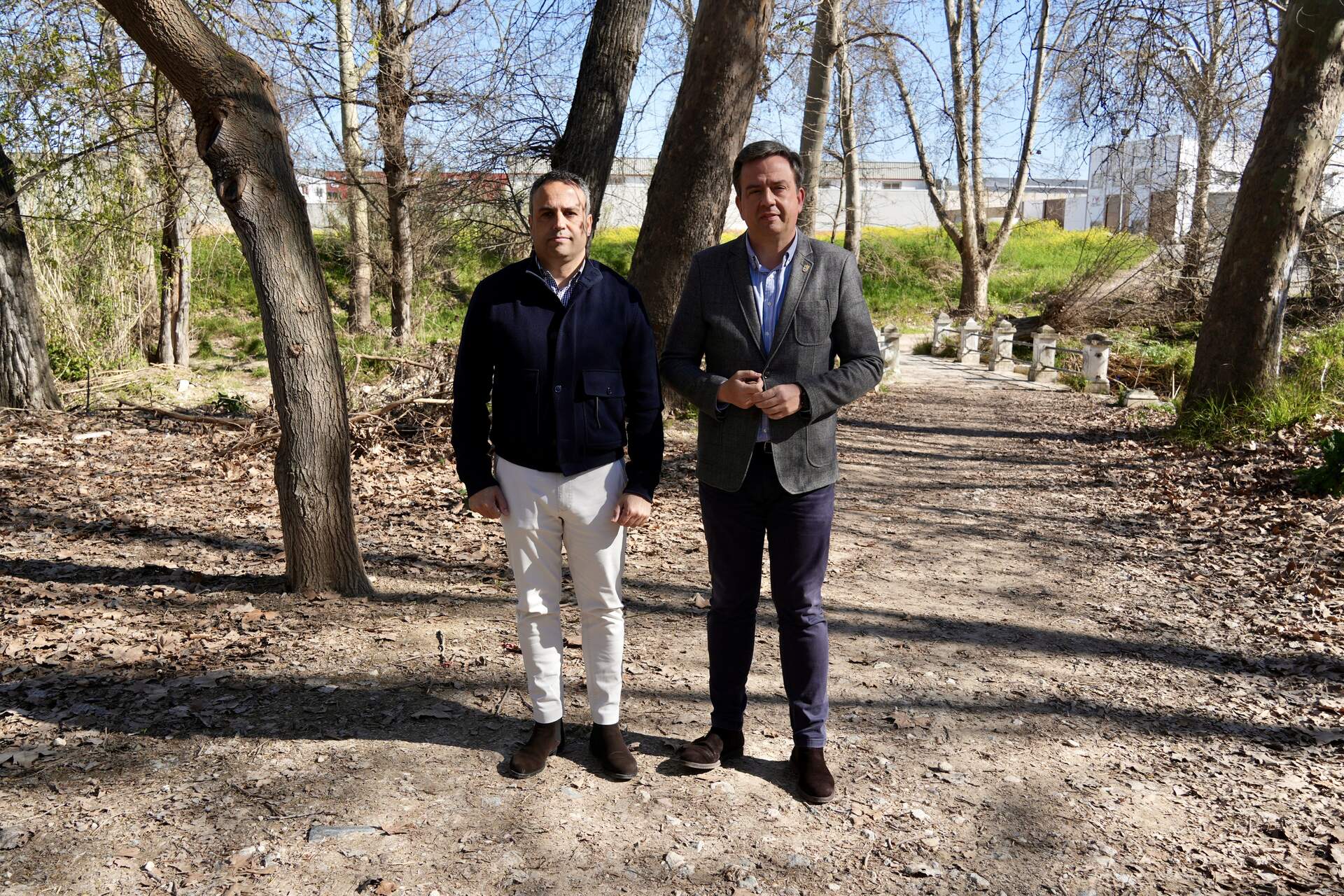 Javier Pineda y Aurelio Fernández durante la presentación de la iniciativa en el Paseo del Cascajar