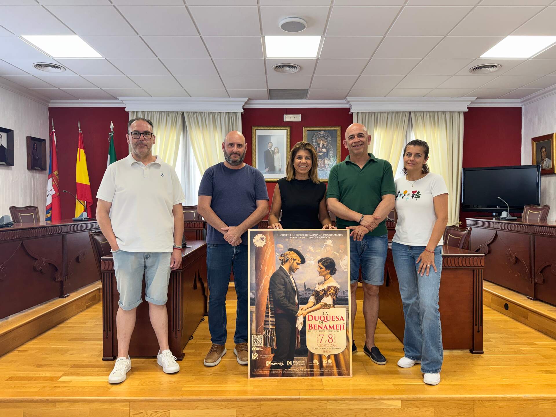 La alcaldesa de Benamejí, Carmen Lara, junto a miembros de su equipo de gobierno y José Luna, director de la obra, tras la reunión de coordinación celebrada en el Ayuntamiento de Benamejí.